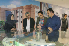 بازدید پروفسور مایکل وبر، رئیس انجمن لیزر اروپا از شهرک سلامت اصفهان